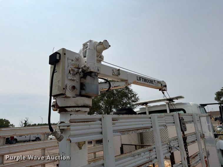 image for item MZ9858 2010 International DuraStar 4100 flatbed truck