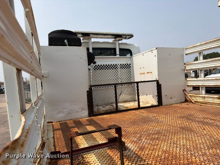 image for item MZ9858 2010 International DuraStar 4100 flatbed truck