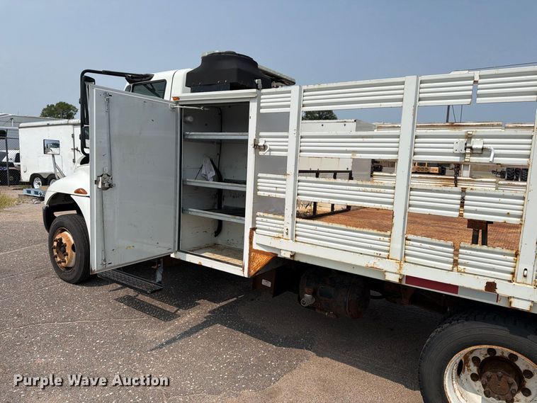 image for item MZ9858 2010 International DuraStar 4100 flatbed truck