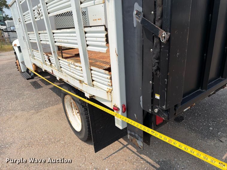image for item MZ9858 2010 International DuraStar 4100 flatbed truck