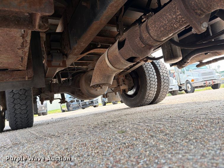 image for item MZ9858 2010 International DuraStar 4100 flatbed truck