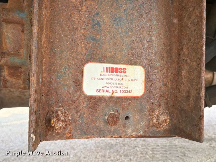 image for item MZ9858 2010 International DuraStar 4100 flatbed truck