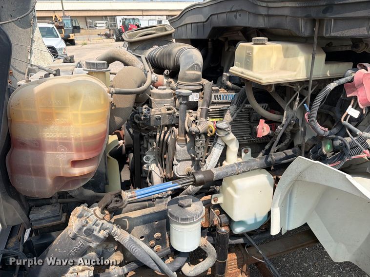 image for item MZ9858 2010 International DuraStar 4100 flatbed truck