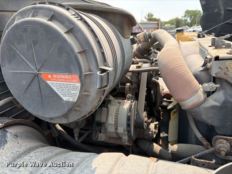 image for item MZ9858 2010 International DuraStar 4100 flatbed truck