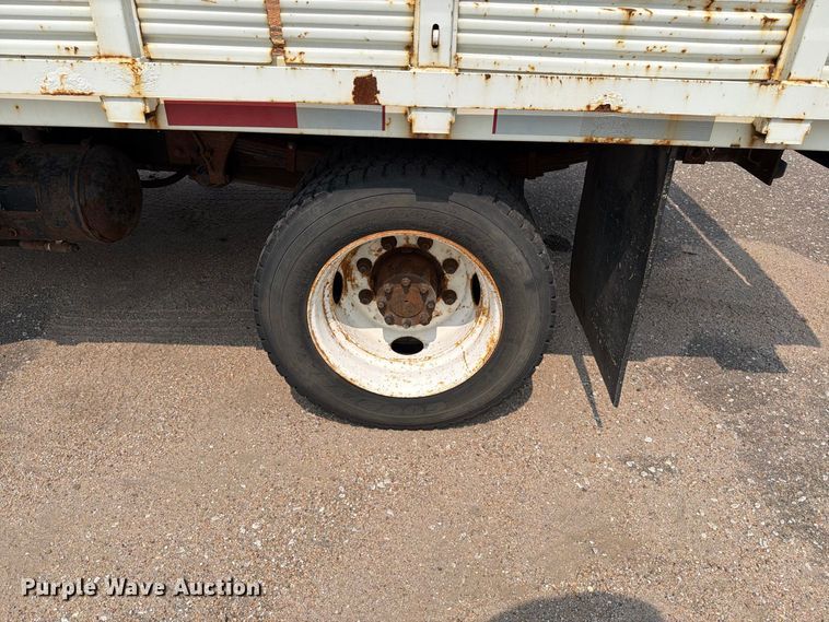 image for item MZ9858 2010 International DuraStar 4100 flatbed truck