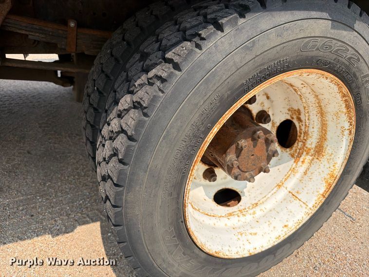 image for item MZ9858 2010 International DuraStar 4100 flatbed truck