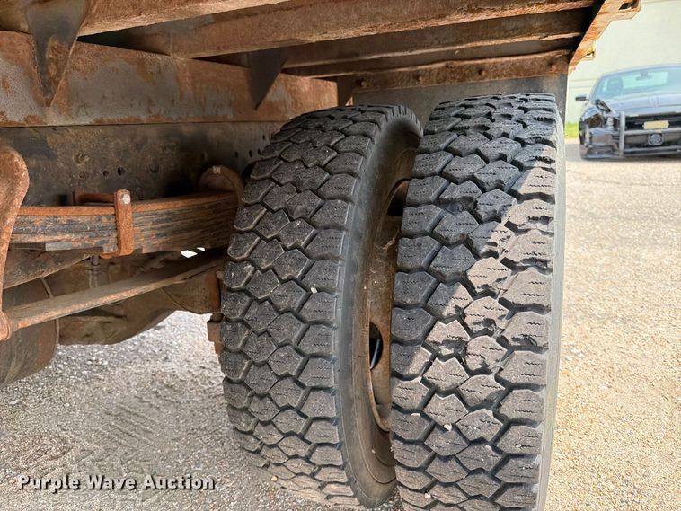 image for item MZ9858 2010 International DuraStar 4100 flatbed truck
