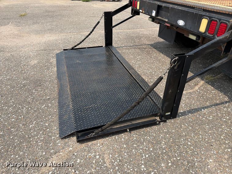 image for item MZ9858 2010 International DuraStar 4100 flatbed truck