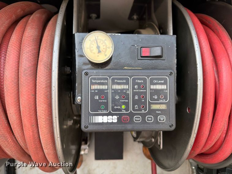 image for item MZ9858 2010 International DuraStar 4100 flatbed truck