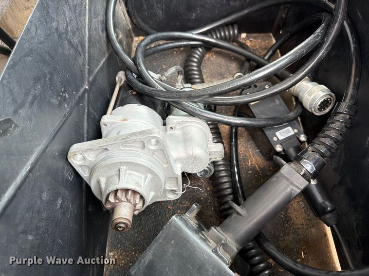 image for item MZ9858 2010 International DuraStar 4100 flatbed truck