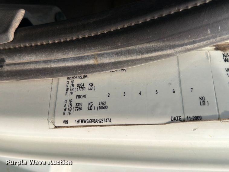image for item MZ9858 2010 International DuraStar 4100 flatbed truck