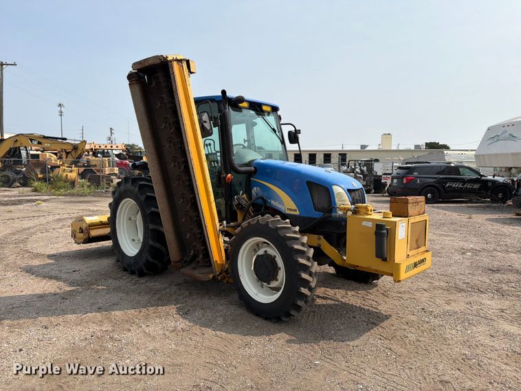image for item MZ9861 2008 New Holland T5040 MFWD tractor