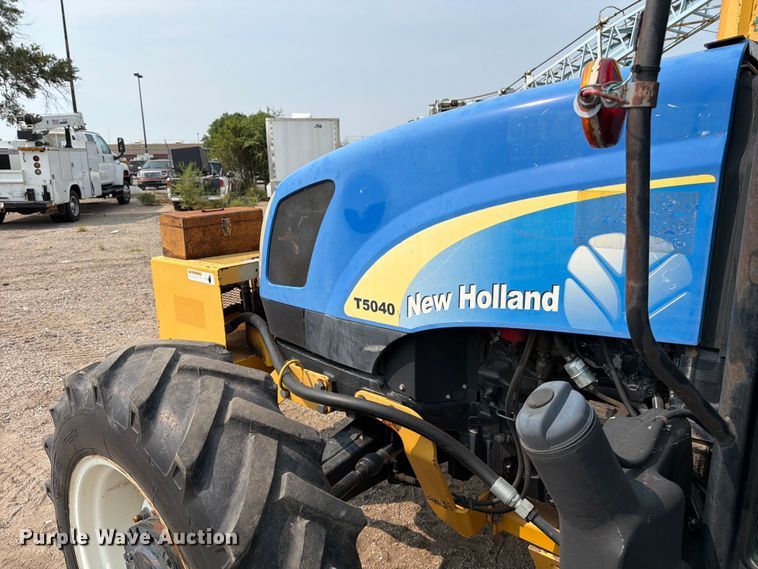 image for item MZ9861 2008 New Holland T5040 MFWD tractor