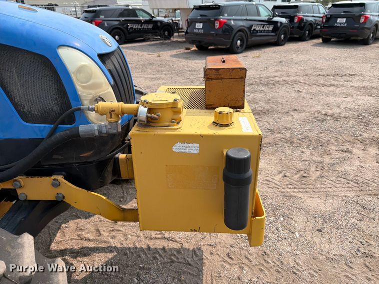 image for item MZ9861 2008 New Holland T5040 MFWD tractor
