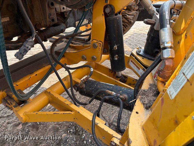 image for item MZ9861 2008 New Holland T5040 MFWD tractor