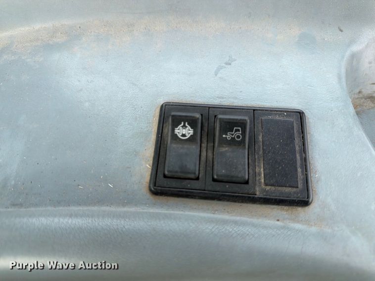 image for item MZ9861 2008 New Holland T5040 MFWD tractor