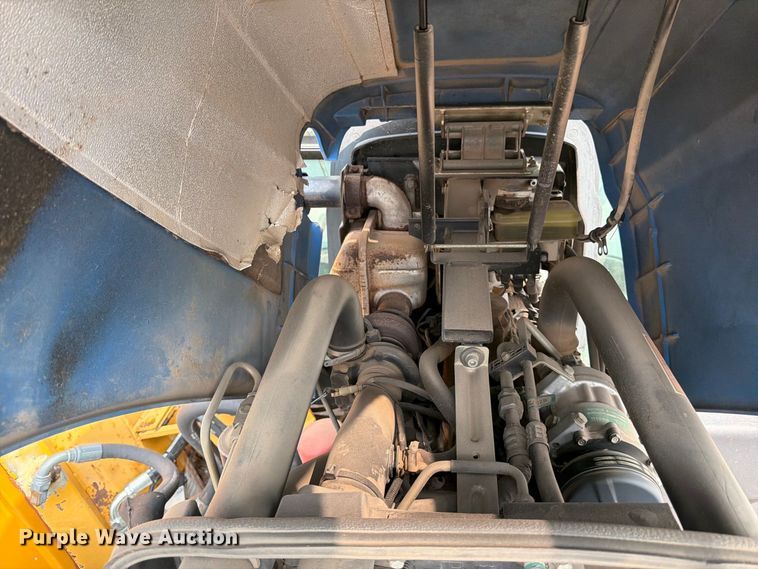 image for item MZ9861 2008 New Holland T5040 MFWD tractor