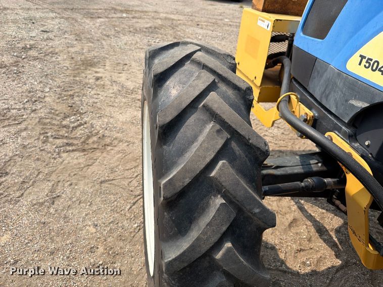 image for item MZ9861 2008 New Holland T5040 MFWD tractor