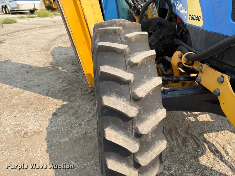image for item MZ9861 2008 New Holland T5040 MFWD tractor