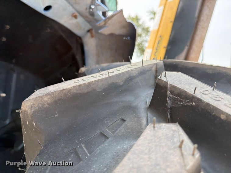 image for item MZ9861 2008 New Holland T5040 MFWD tractor