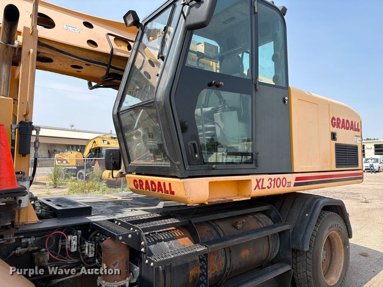 image for item MZ9862 2010 Gradall XL3100 III wheeled excavator
