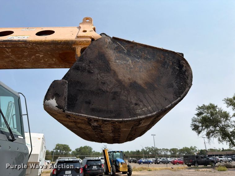 image for item MZ9862 2010 Gradall XL3100 III wheeled excavator