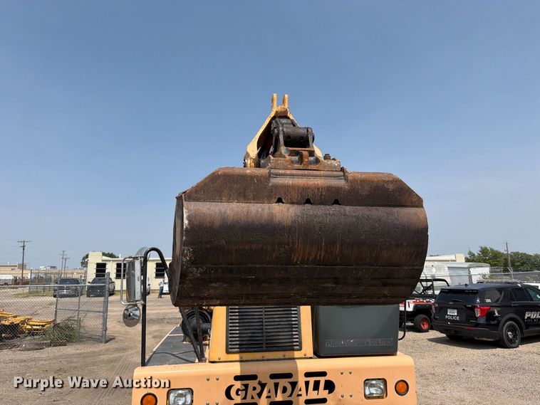 image for item MZ9862 2010 Gradall XL3100 III wheeled excavator