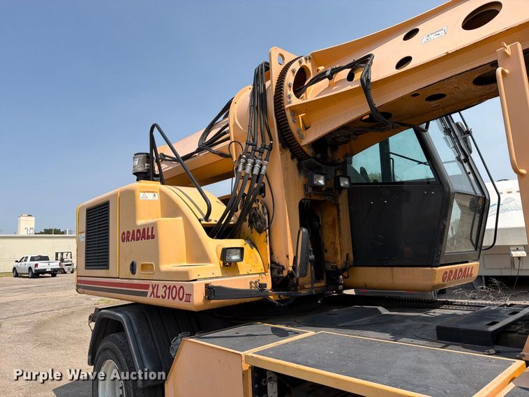 image for item MZ9862 2010 Gradall XL3100 III wheeled excavator