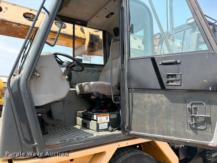 image for item MZ9862 2010 Gradall XL3100 III wheeled excavator