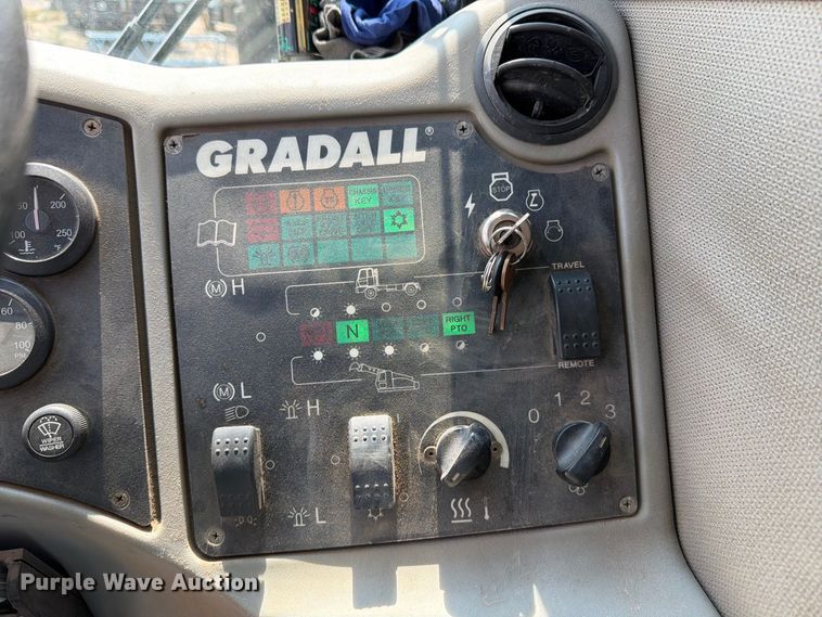 image for item MZ9862 2010 Gradall XL3100 III wheeled excavator