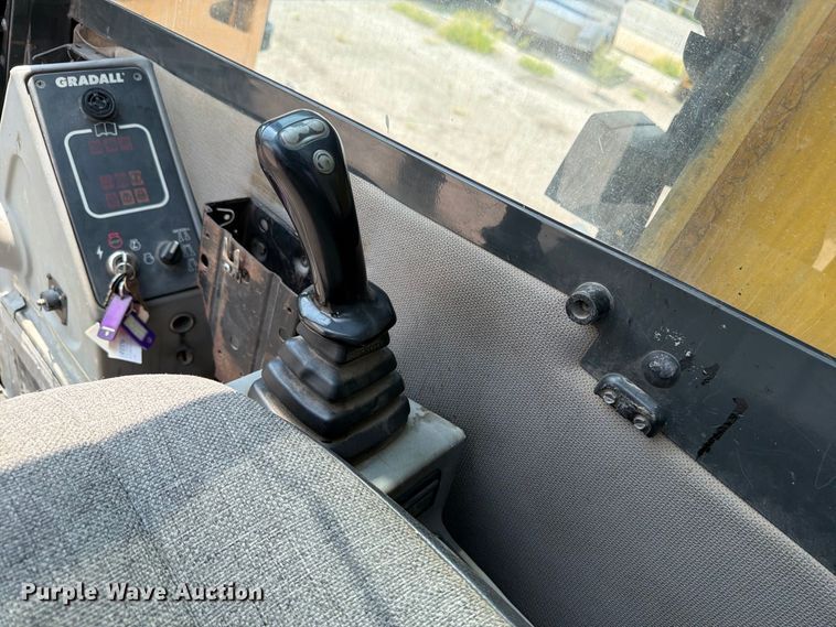 image for item MZ9862 2010 Gradall XL3100 III wheeled excavator