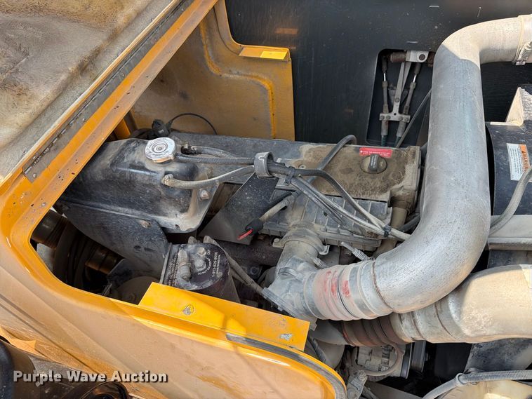 image for item MZ9862 2010 Gradall XL3100 III wheeled excavator