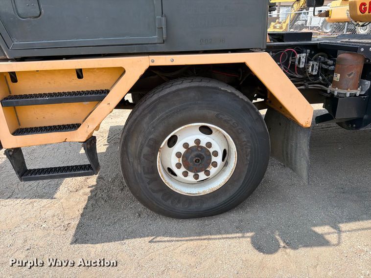 image for item MZ9862 2010 Gradall XL3100 III wheeled excavator