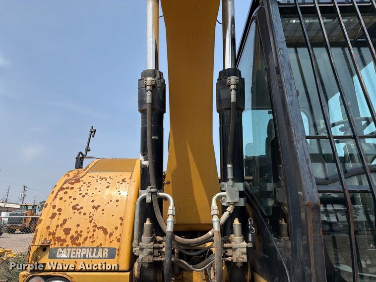 image for item MZ9863 2011 Caterpillar M318D wheeled excavator