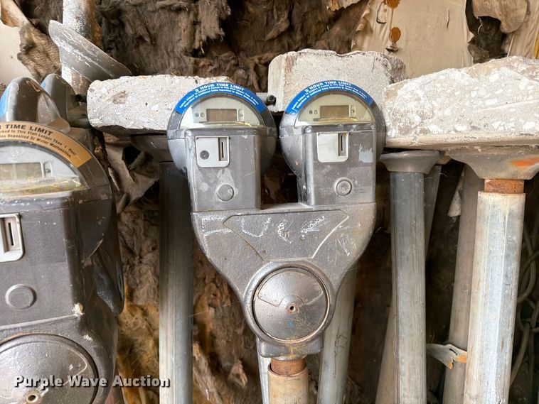 image for item MZ9864 (23) parking meters