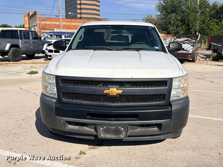 image for item DU1510 2013 Chevrolet Silverado 1500 Crew Cab pickup truck