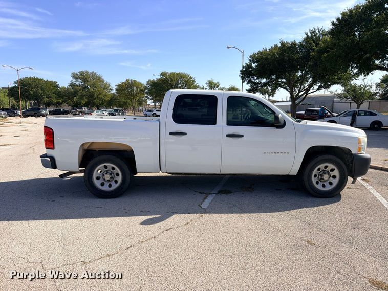image for item DU1510 2013 Chevrolet Silverado 1500 Crew Cab pickup truck