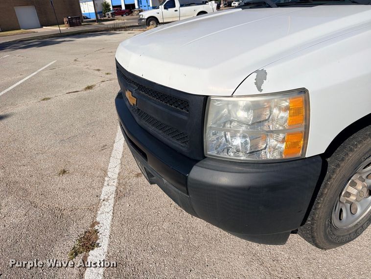 image for item DU1510 2013 Chevrolet Silverado 1500 Crew Cab pickup truck