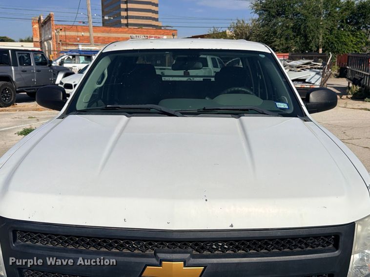 image for item DU1510 2013 Chevrolet Silverado 1500 Crew Cab pickup truck