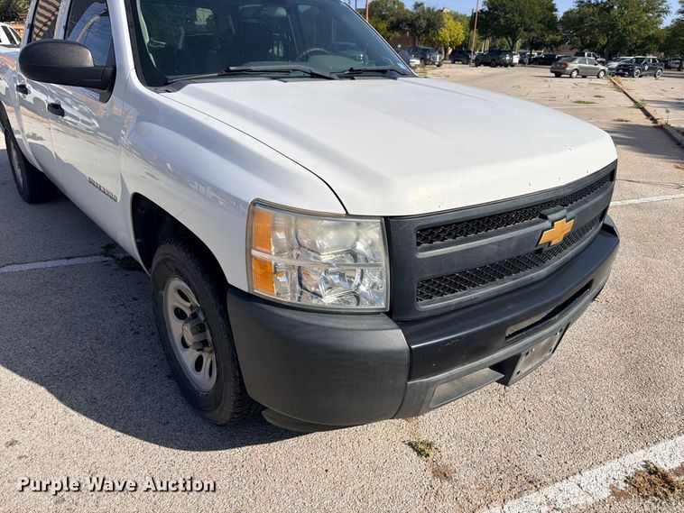 image for item DU1510 2013 Chevrolet Silverado 1500 Crew Cab pickup truck