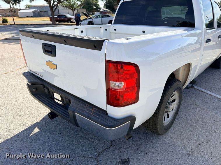 image for item DU1510 2013 Chevrolet Silverado 1500 Crew Cab pickup truck