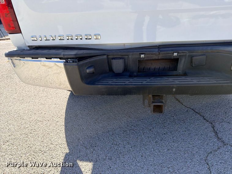 image for item DU1510 2013 Chevrolet Silverado 1500 Crew Cab pickup truck