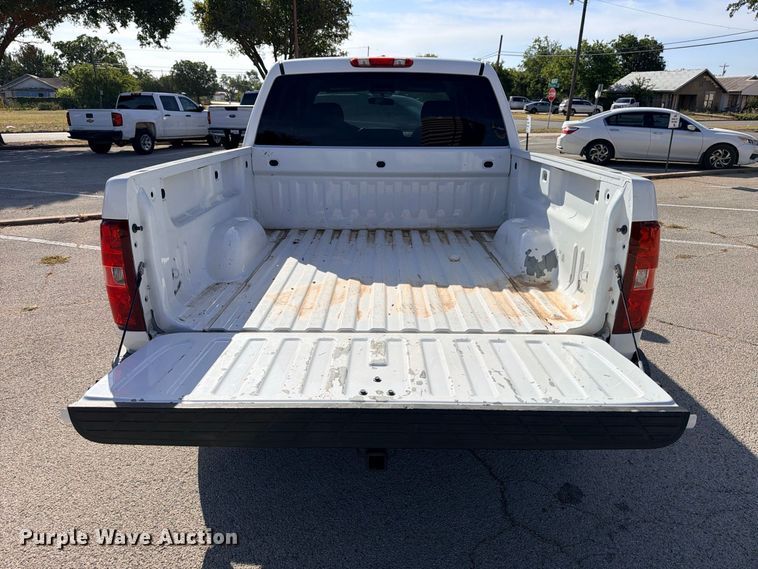 image for item DU1510 2013 Chevrolet Silverado 1500 Crew Cab pickup truck