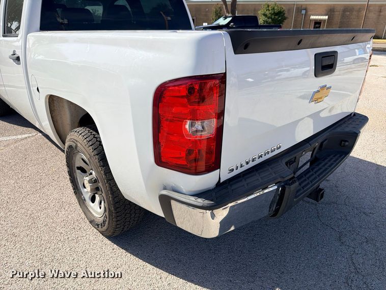 image for item DU1510 2013 Chevrolet Silverado 1500 Crew Cab pickup truck
