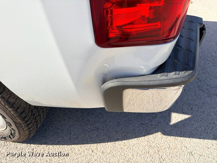 image for item DU1510 2013 Chevrolet Silverado 1500 Crew Cab pickup truck