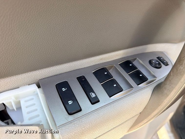 image for item DU1510 2013 Chevrolet Silverado 1500 Crew Cab pickup truck