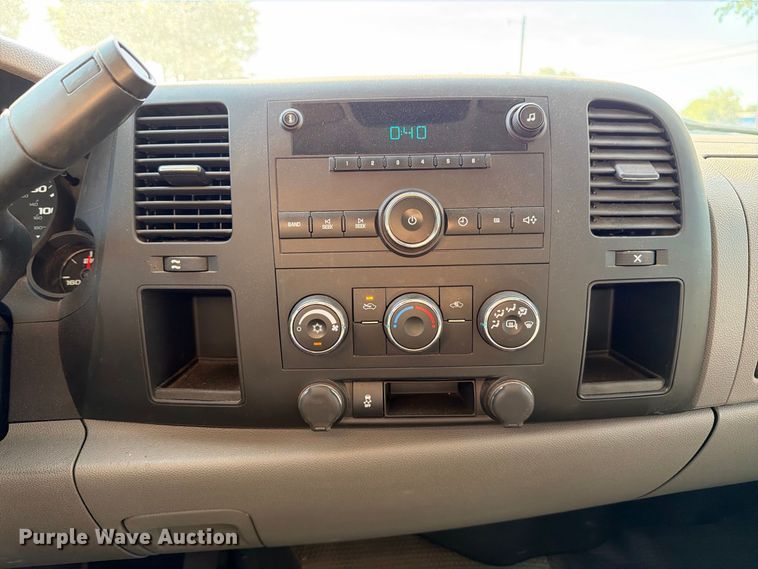 image for item DU1510 2013 Chevrolet Silverado 1500 Crew Cab pickup truck