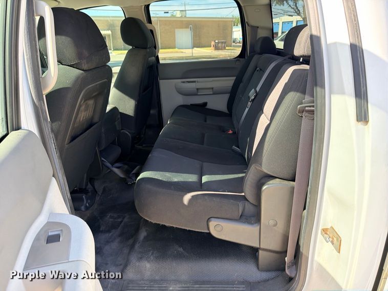 image for item DU1510 2013 Chevrolet Silverado 1500 Crew Cab pickup truck