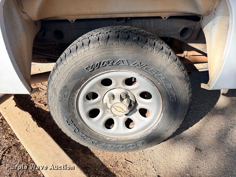 image for item DU1510 2013 Chevrolet Silverado 1500 Crew Cab pickup truck