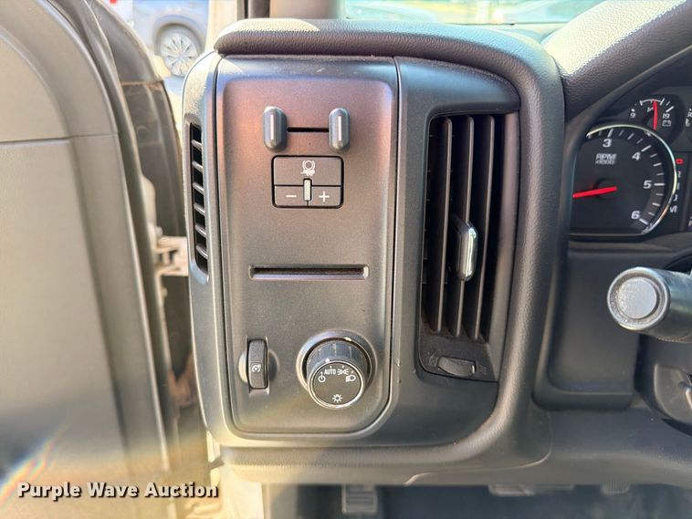 image for item DU1511 2014 Chevrolet Silverado 1500 Crew Cab pickup truck